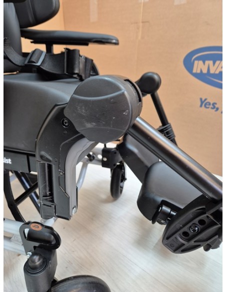 Refurbished Invacare Rea Azalea Tilt in Space Wheelchair from ENdynamics
