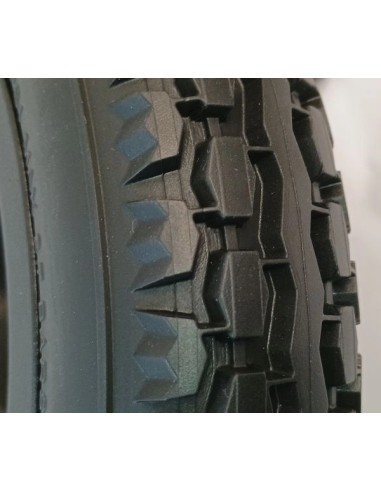 Q300 M Drive Wheel 12.5" knobbly tyre